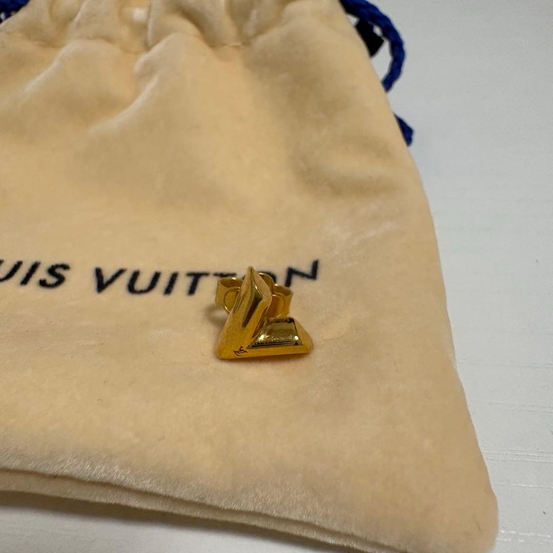 Louis Vuitton ゴールドピアス 専用ポーチ付き