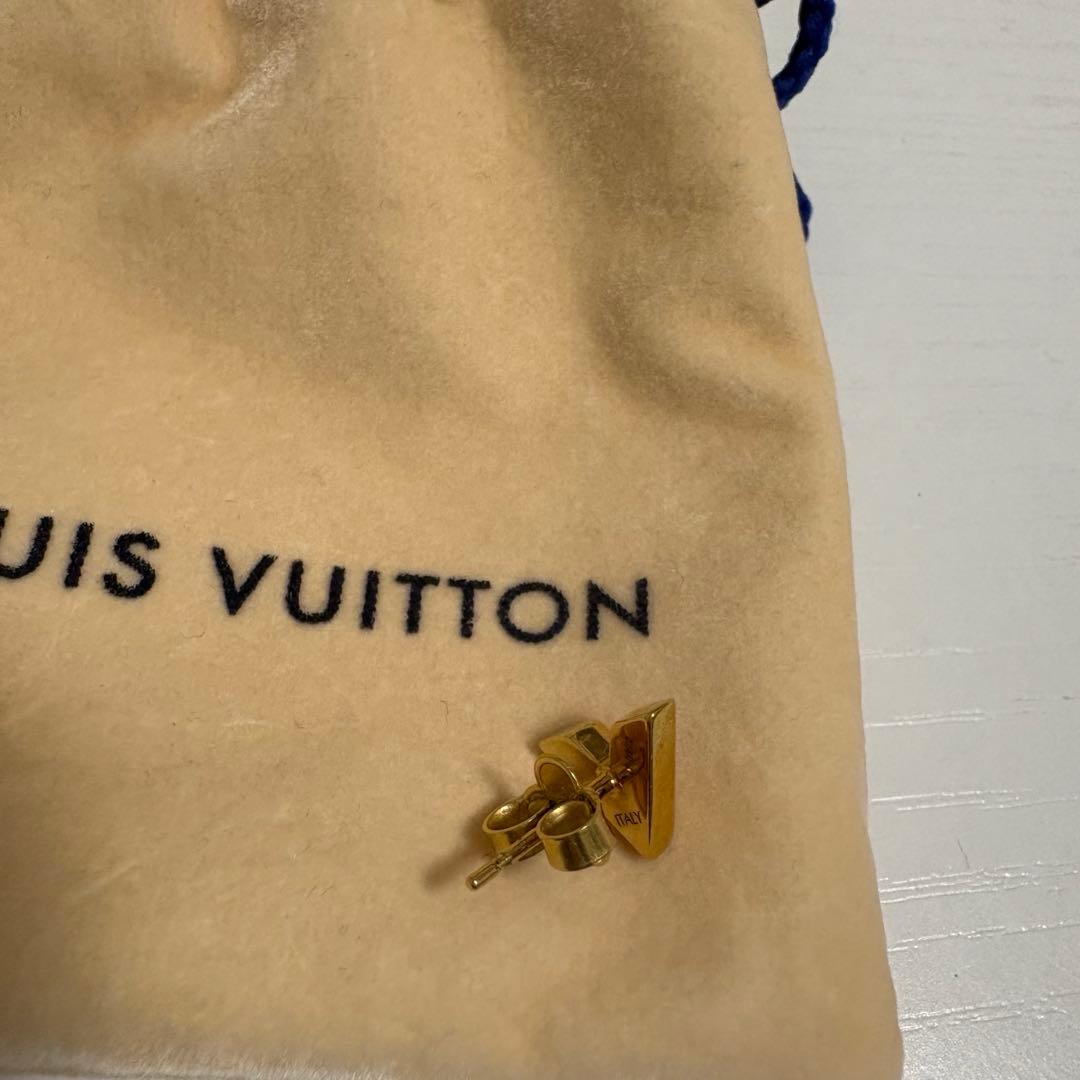 Louis Vuitton ゴールドピアス 専用ポーチ付き