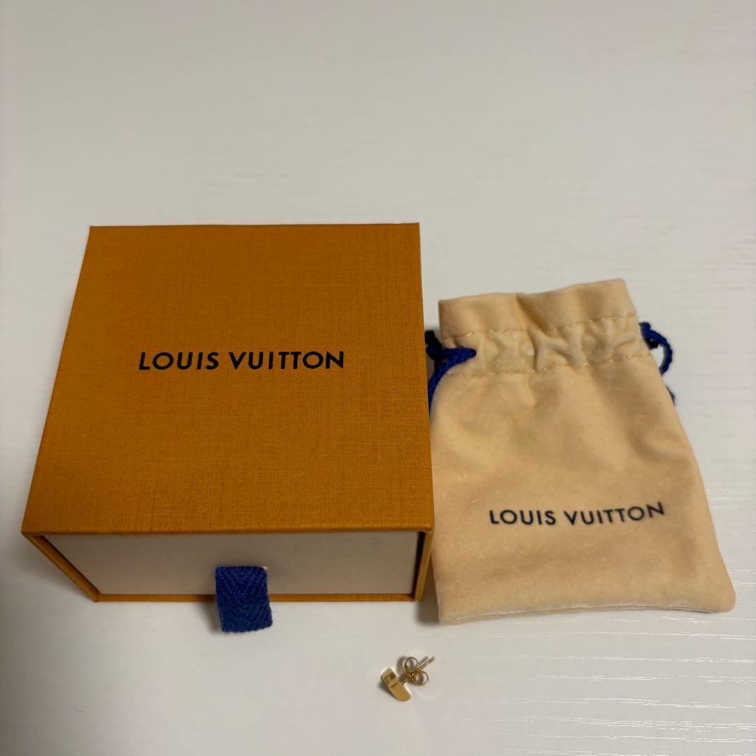 Louis Vuitton ゴールドピアス 専用ポーチ付き