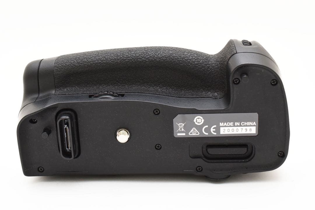 【美品】Nikon マルチパワーバッテリーグリップ　 MB-D17