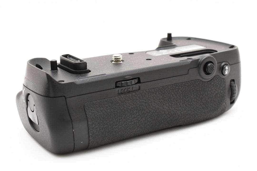 【美品】Nikon マルチパワーバッテリーグリップ　 MB-D17