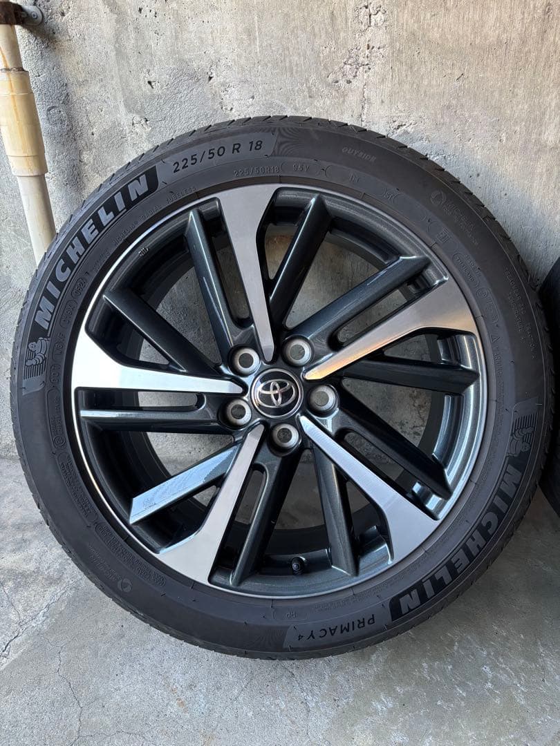 aoki カローラクロス純正ホイールとタイヤのセット 225/50 R18