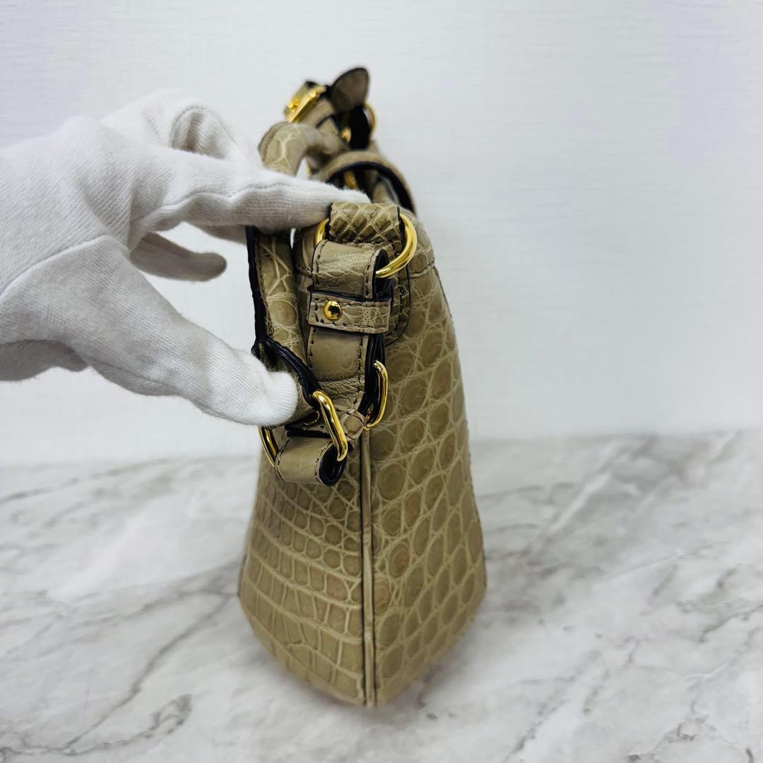 ✨ADMJ✨アクセソワ✨2WAY✨ロゴ✨ゴールド金具✨クロコレザー✨ハンドバッグ