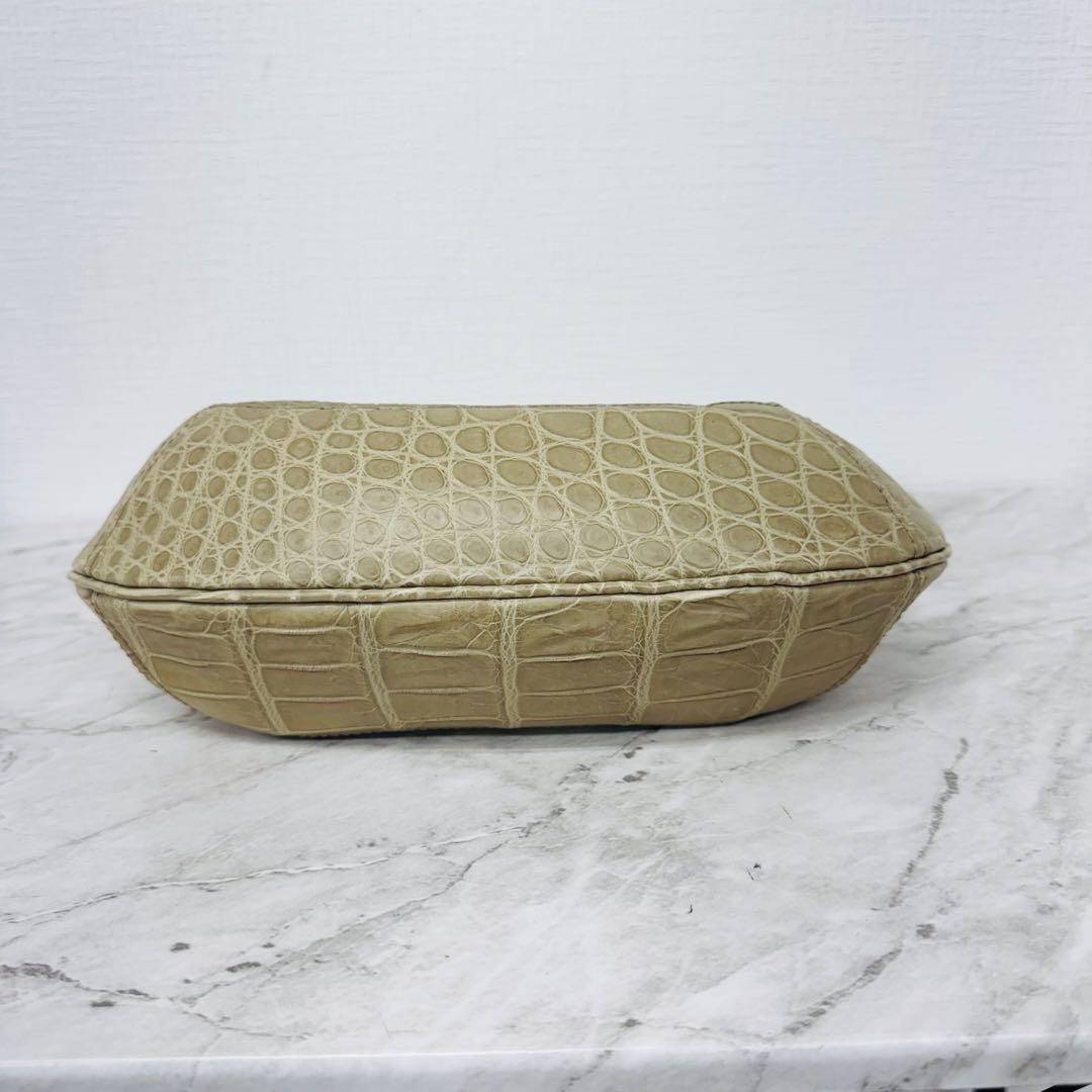 ✨ADMJ✨アクセソワ✨2WAY✨ロゴ✨ゴールド金具✨クロコレザー✨ハンドバッグ