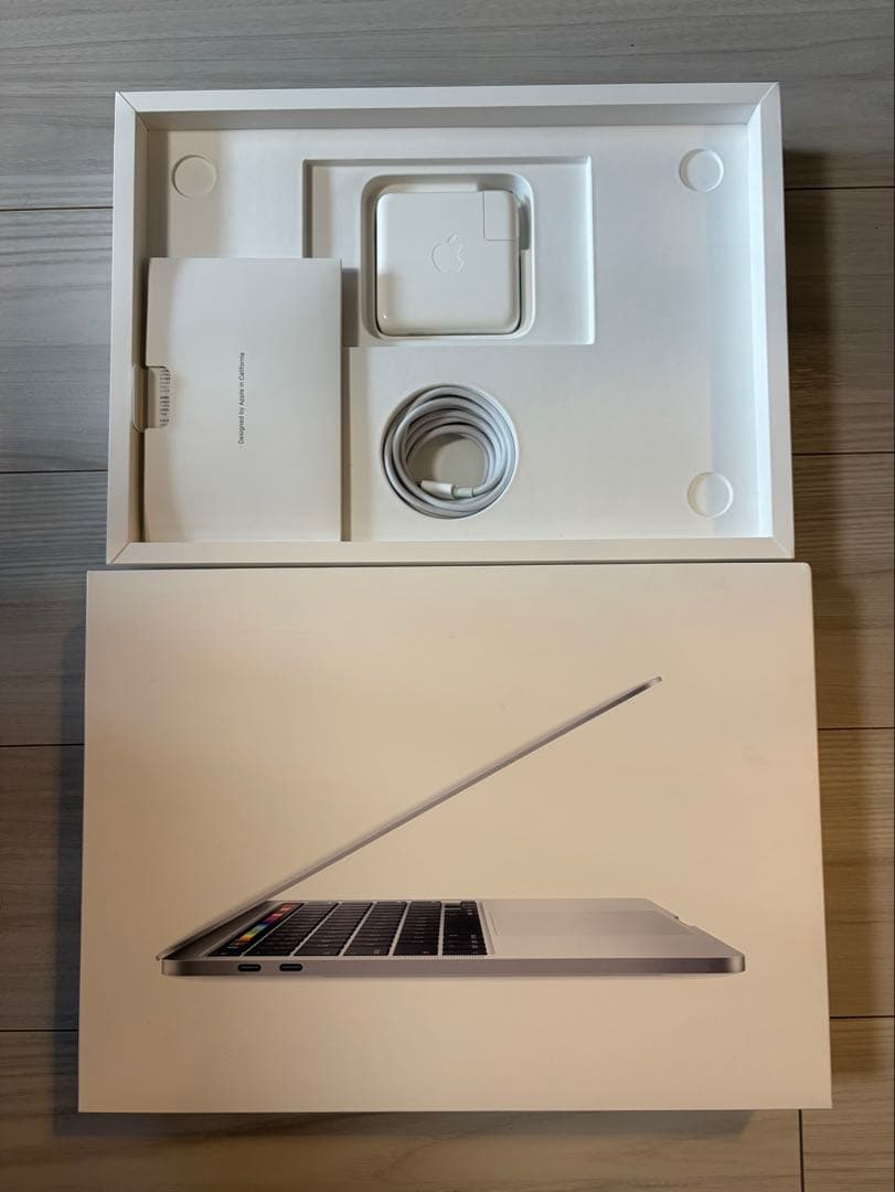 美品箱ありMacBook Pro 2020 13インチ i5 512GBシルバー
