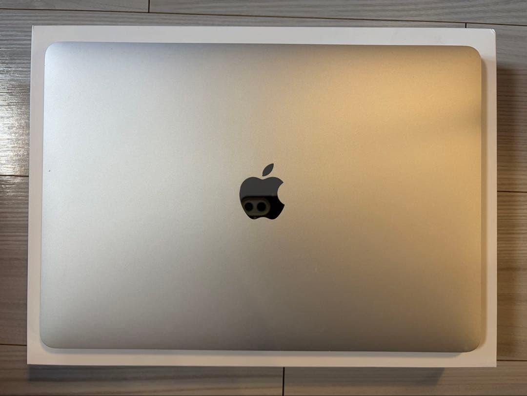 美品箱ありMacBook Pro 2020 13インチ i5 512GBシルバー