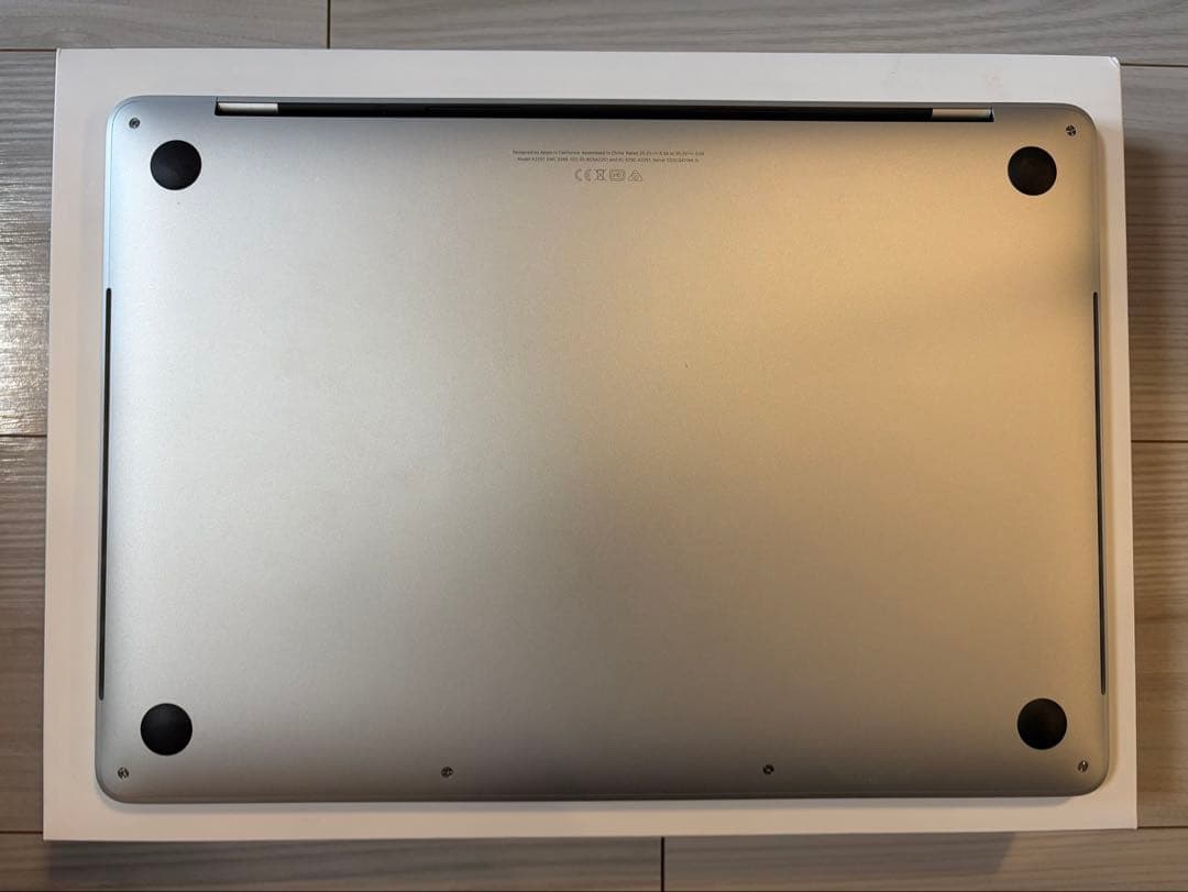 美品箱ありMacBook Pro 2020 13インチ i5 512GBシルバー