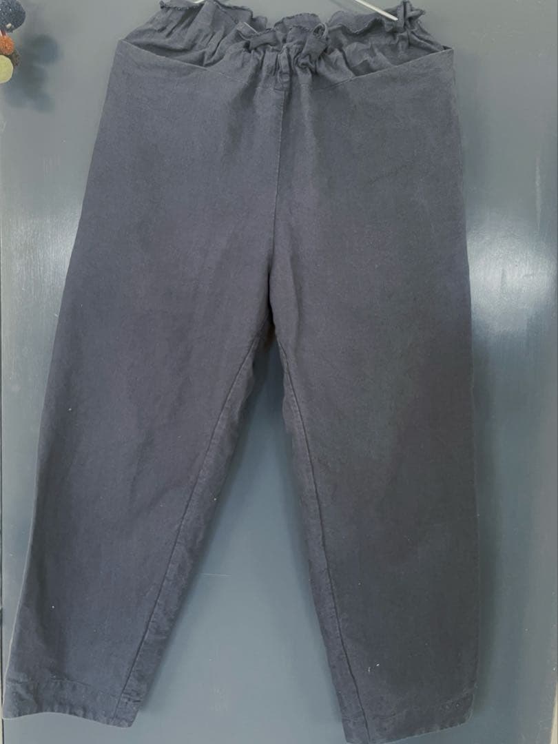 えみおわす　ダーツパンツ