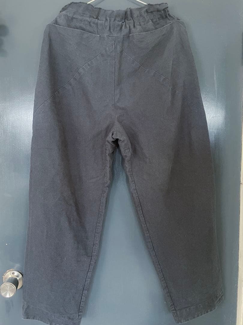 えみおわす　ダーツパンツ