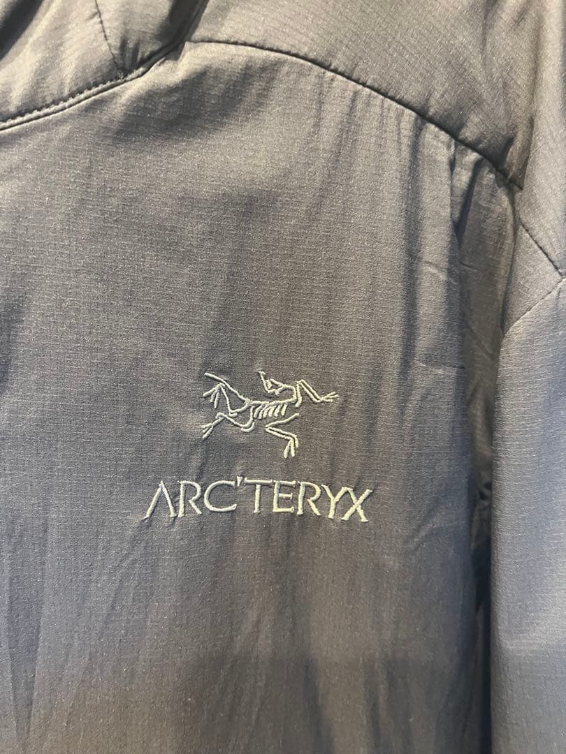 【値下げ不可】ARC'TERYX atom hoody・S・ネイビー・タグ有