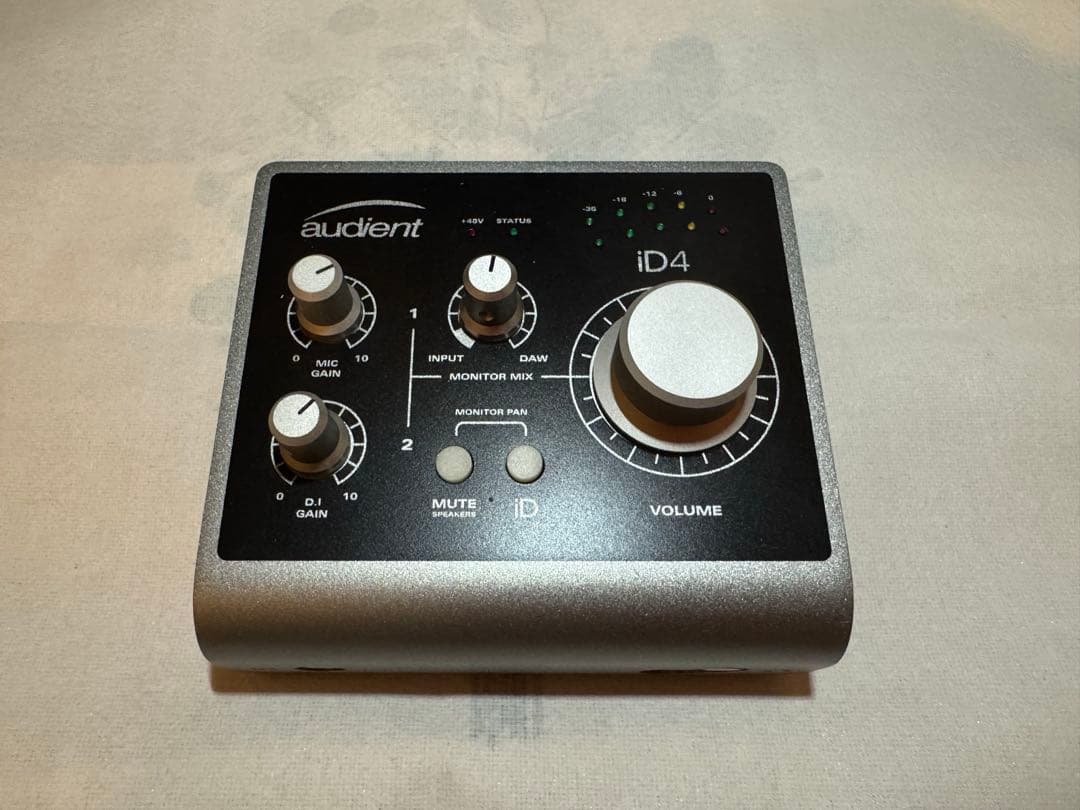 Audient iD4 第1世代 USBオーディオインターフェース 動作良好