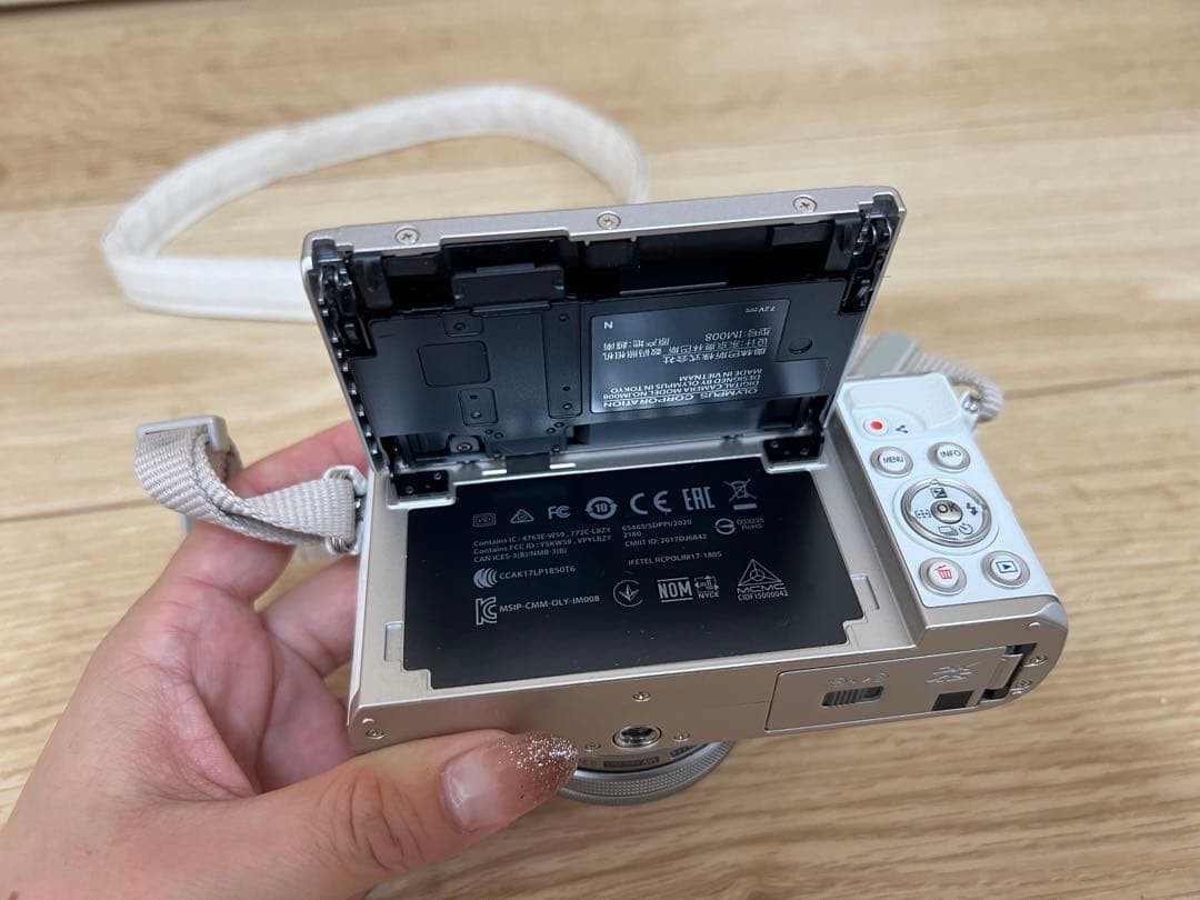 【 美品 】OLYMPUS PEN E-PL10 ホワイト ダブルズームキット