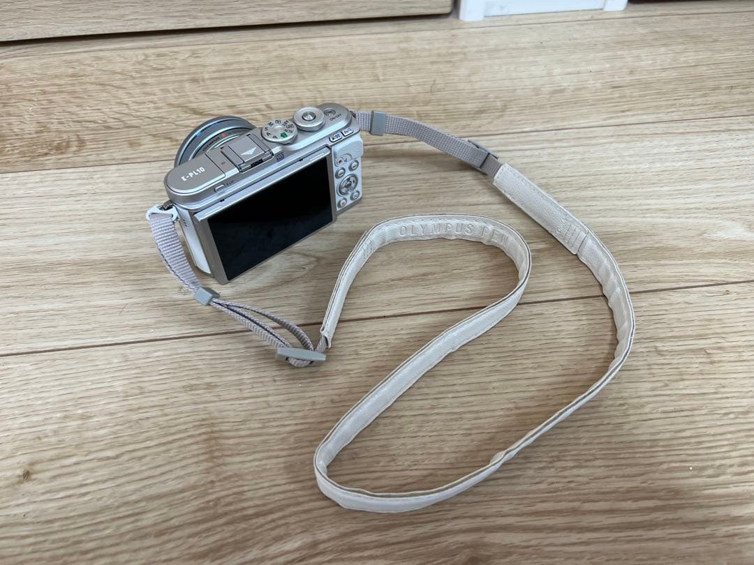 【 美品 】OLYMPUS PEN E-PL10 ホワイト ダブルズームキット