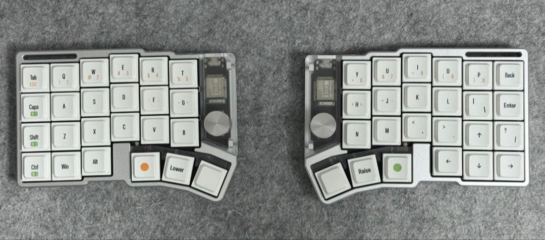 Cornix LP 分割キーボード シルバー　専用ポーチ付き