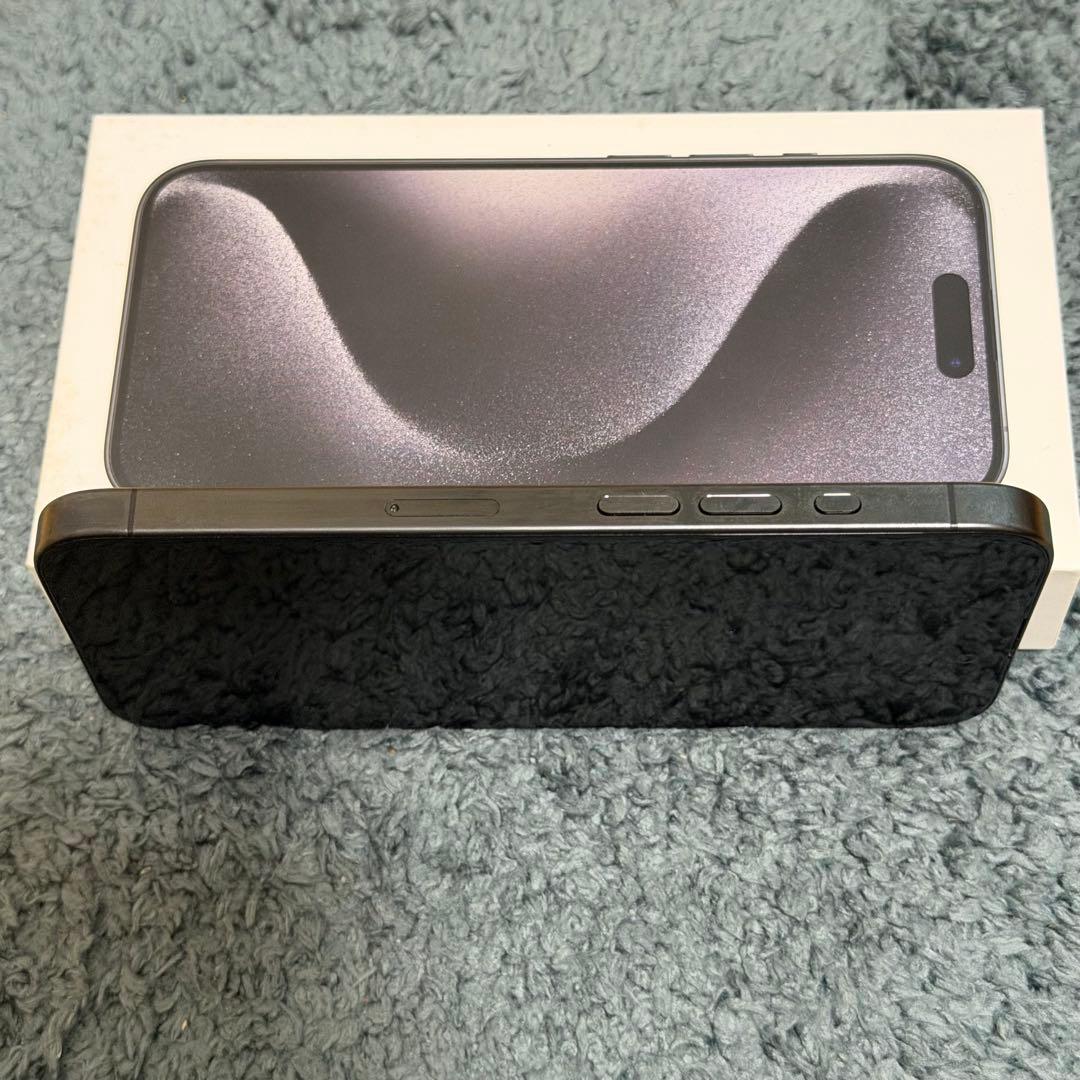 Apple iPhone 15Pro ブラックチタニウム256GB SIMフリー