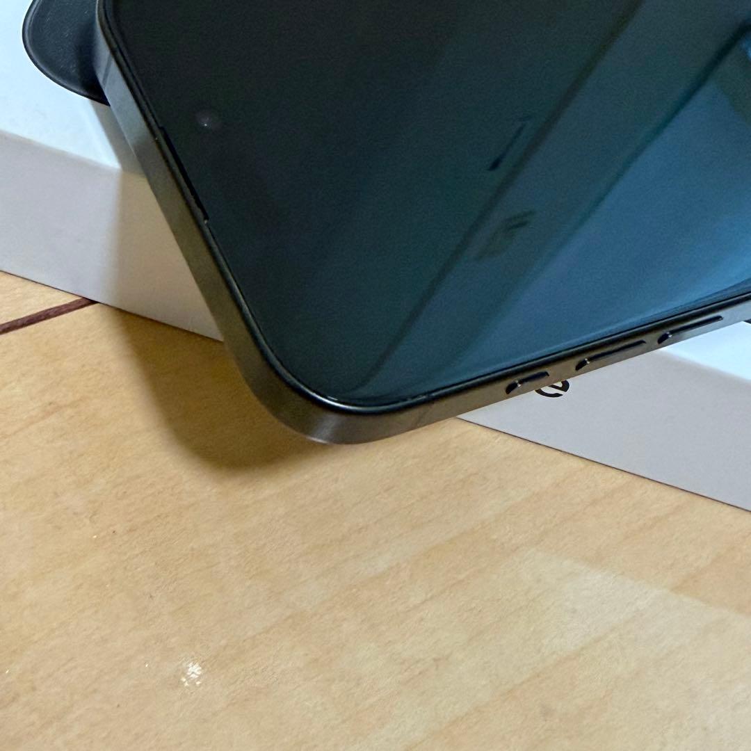 Apple iPhone 15Pro ブラックチタニウム256GB SIMフリー