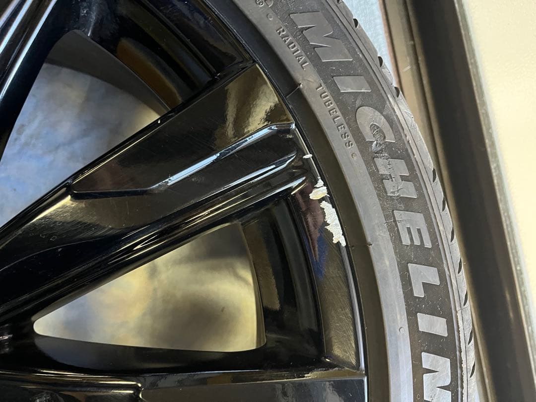 21インチ クラウンスポーツHV 純正　MICHELINタイヤ