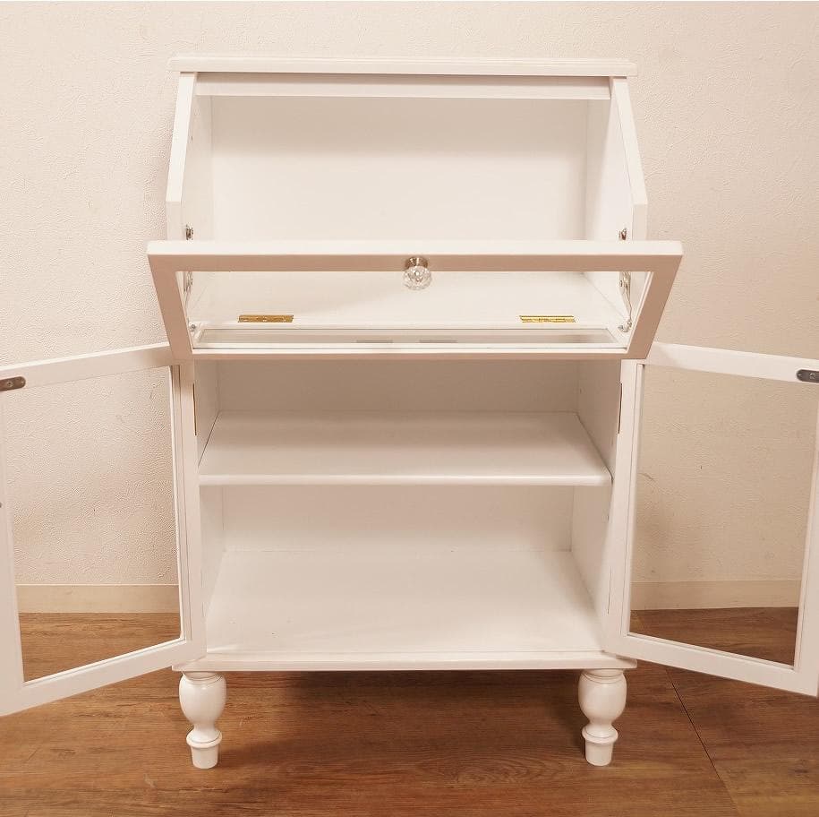 【新品】クラシカル　ガラスキャビネット　アンティークホワイト　収納 チェスト