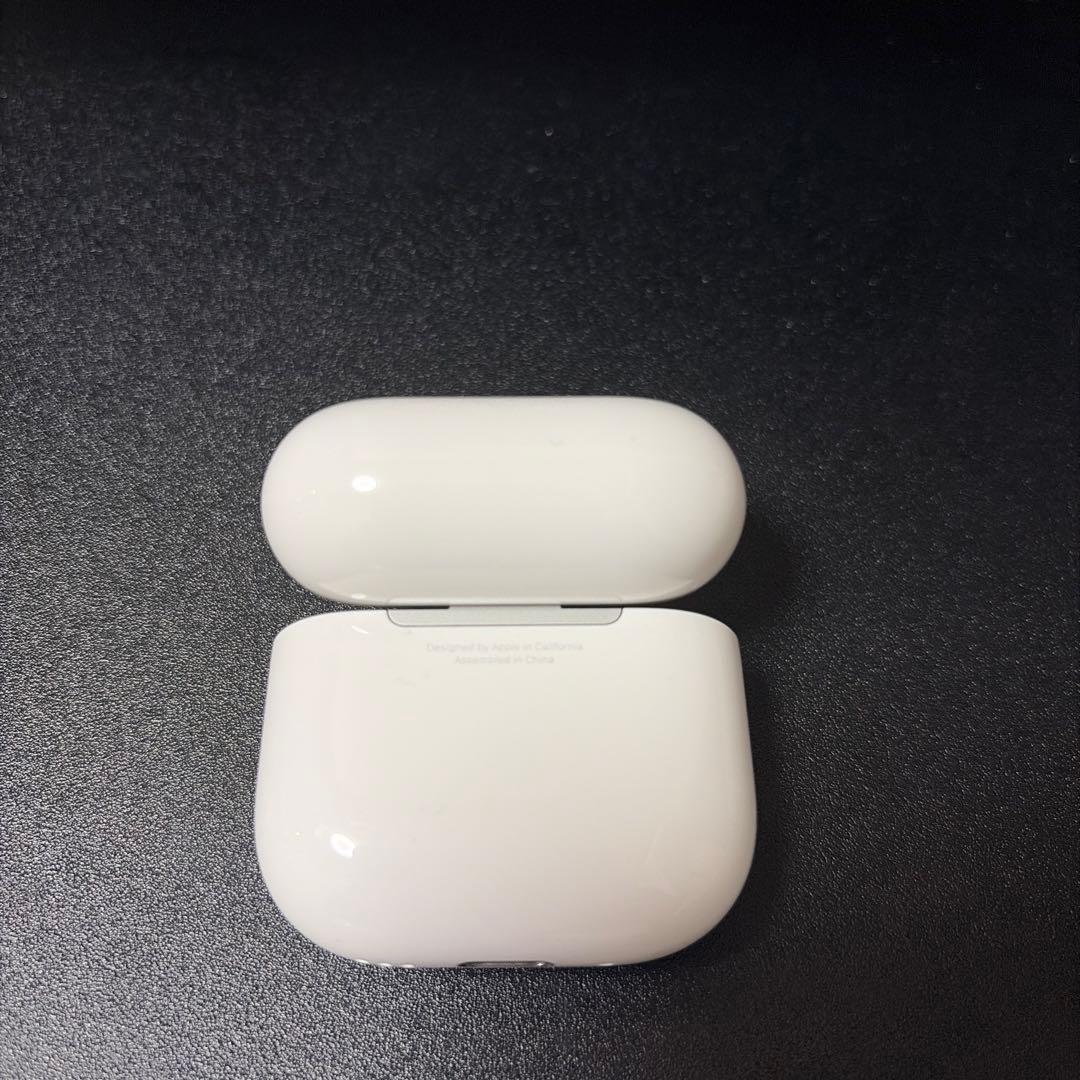 Apple Airpods 第4世代　ANC搭載　ノイズキャンセリング付き