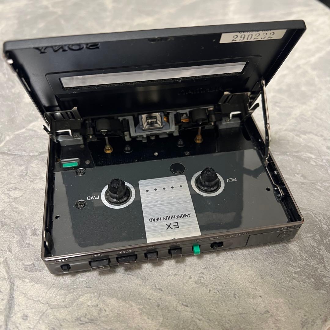 SONY カセットウォークマン WALKMAN WM-150 外観カバー付き