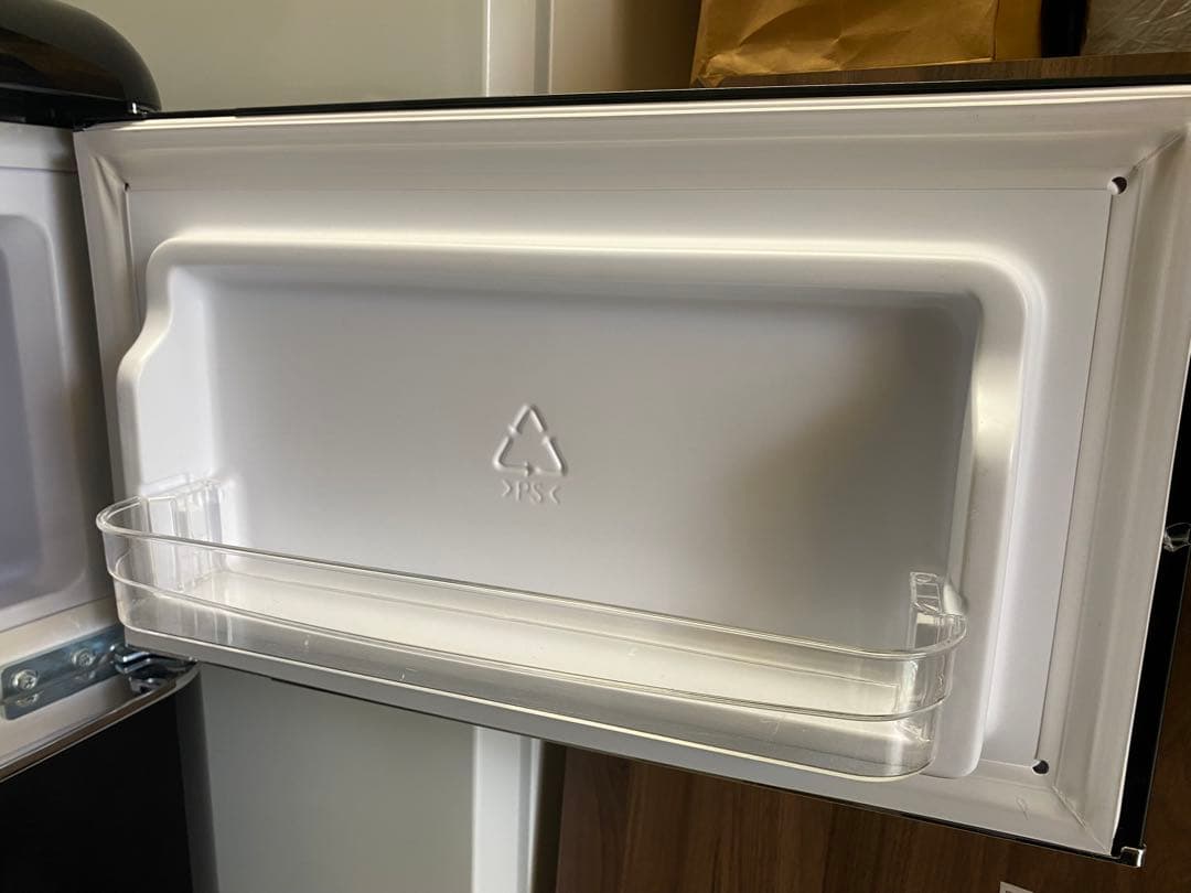 美品 2024年製 レトロな冷蔵冷凍庫 81L