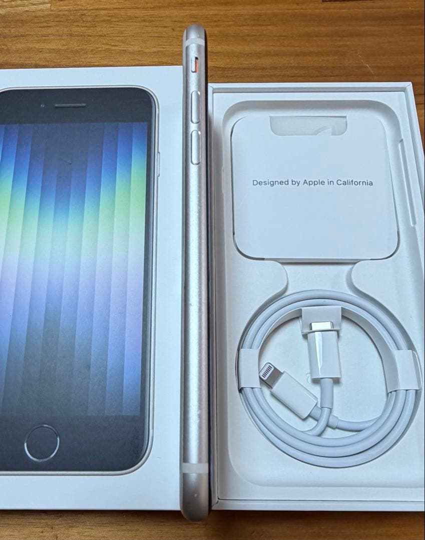 iPhone SE（第3世代）128GB スターライト SIMフリー