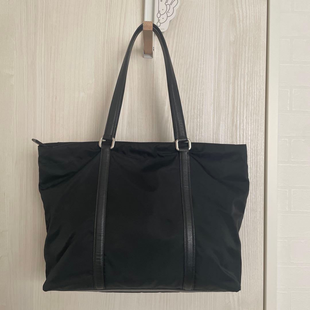 PRADA ブラック ビジネスバッグ
