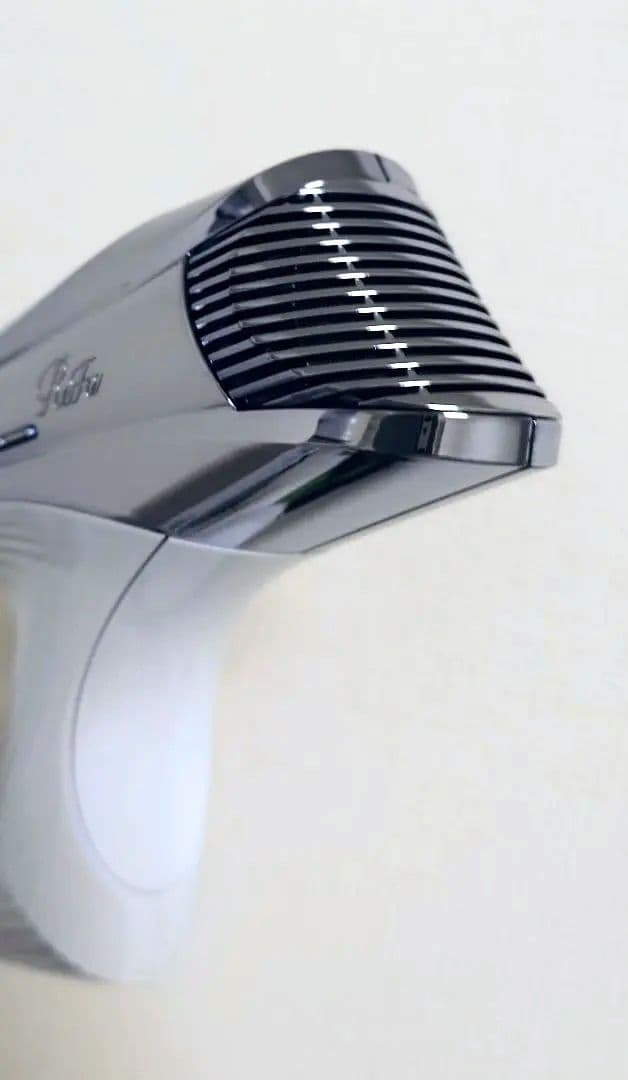 リファ　ビューテック ドライヤー S+　ホワイト