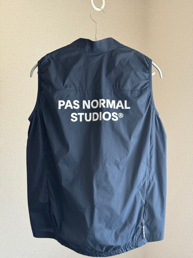 PAS NORMAL STUDIOS ネイビー ジレ