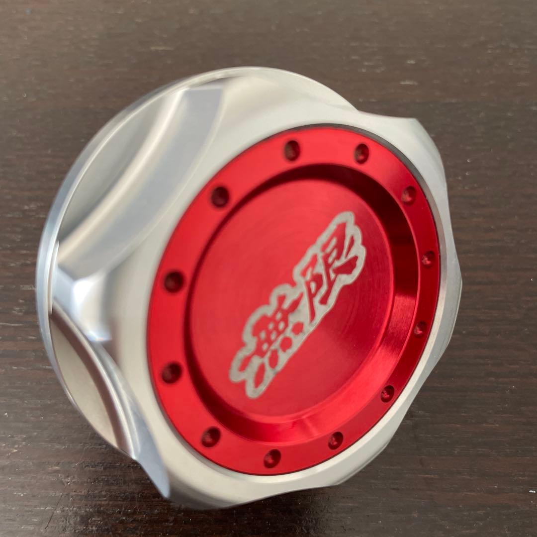 無限オイルキャップ アルミ製 赤