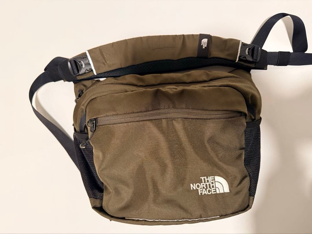 ノースフェイス　ベビースリング　カーキ