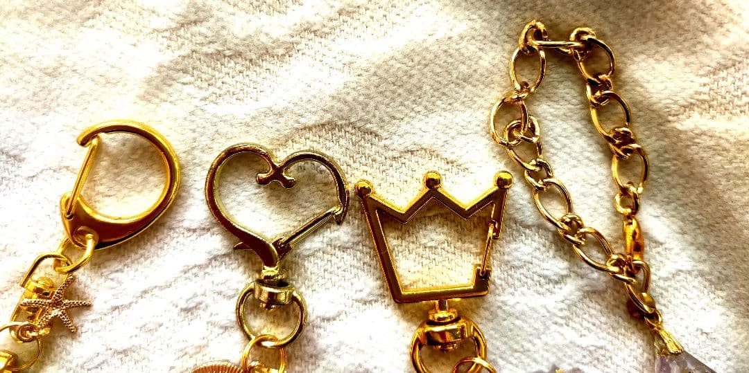 さるれ♥オルゴナイト　貝殻型　チャーム　糸魚川翡翠