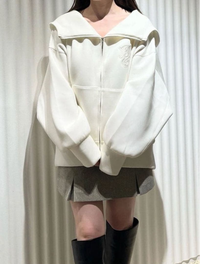 【新品】SNIDEL ボリュームパーカー IVR フリーサイズ　オンライン完売品