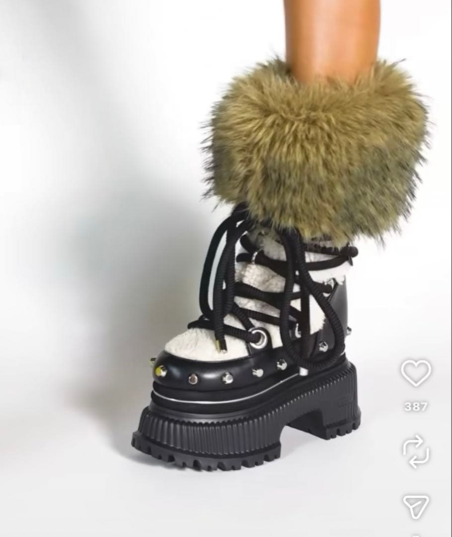 【新品未使用】YELLO TWO-TONE ファーブーツ　sサイズ