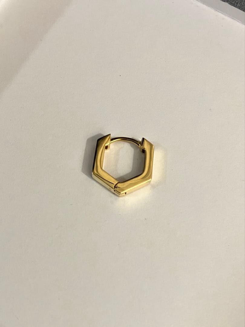 carat フープ　ピアス　18K ゴールド　片耳用　スクエア