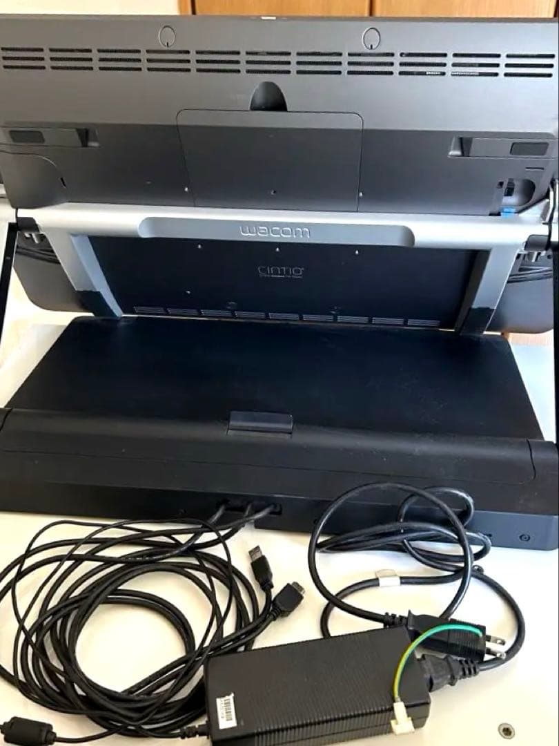 【Wacom Cintiq 27QHD】プロ向け液晶ペンタブレット