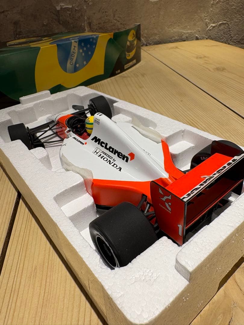 1/18ミニチャンプアイルトン・セナマクラーレン MP4/7 #1F1 1992