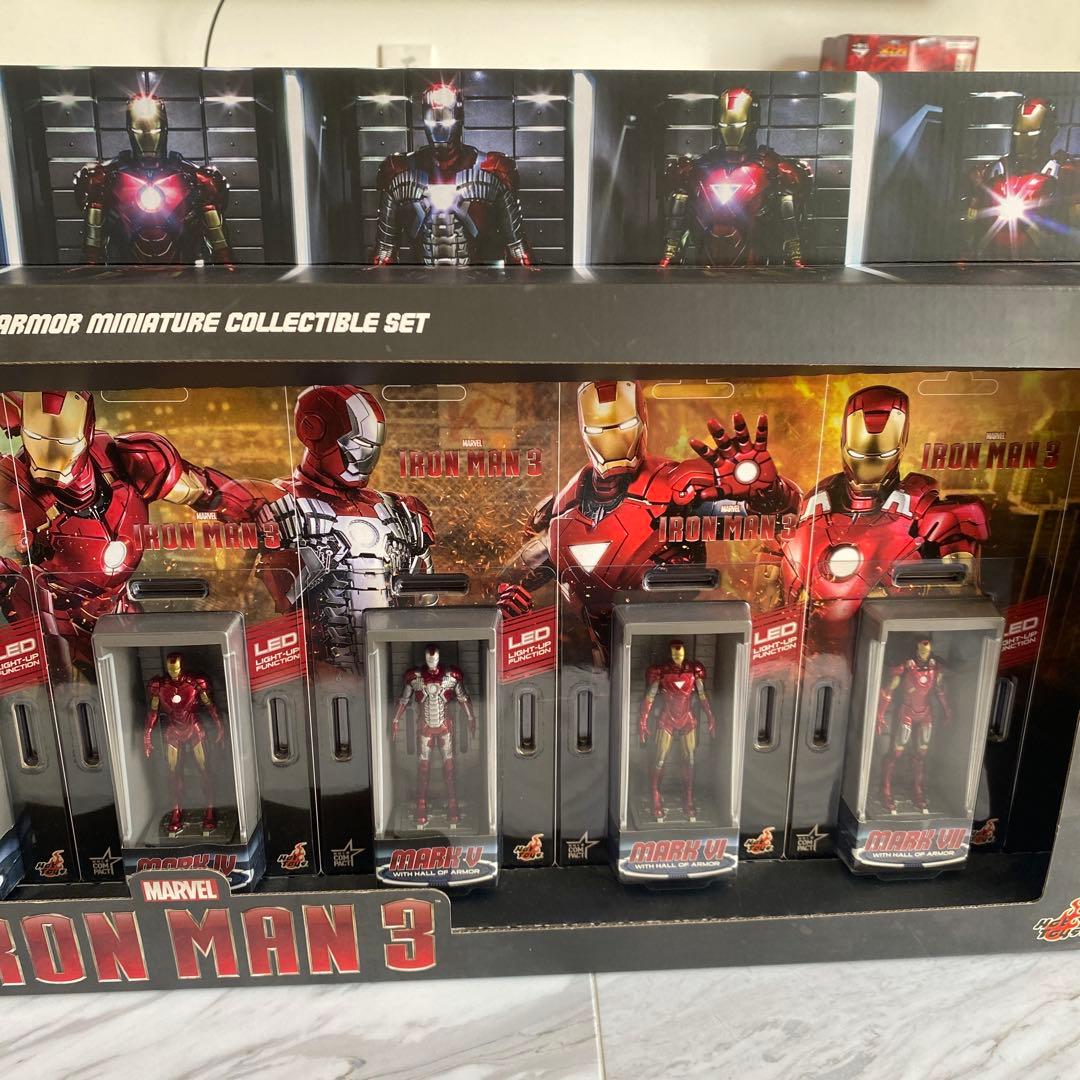 hottoys ミニ　ホールオブアーマーセット