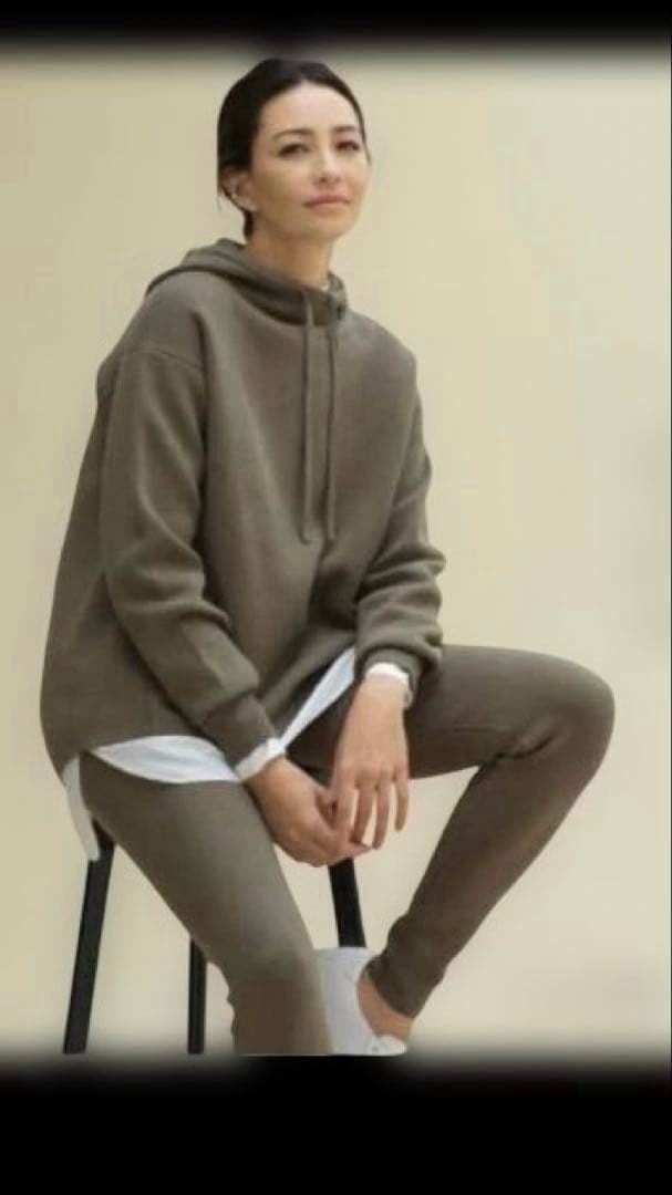 セオリーリュクス✖️高橋リタコラボコットンカシミヤ　ニットフーディ　カーキ