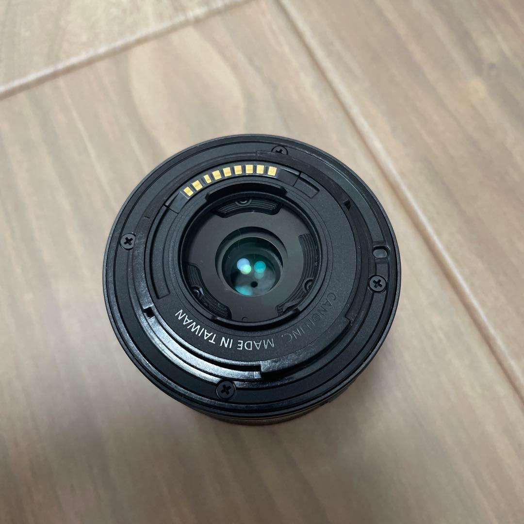 Canon キヤノン　EOS M10