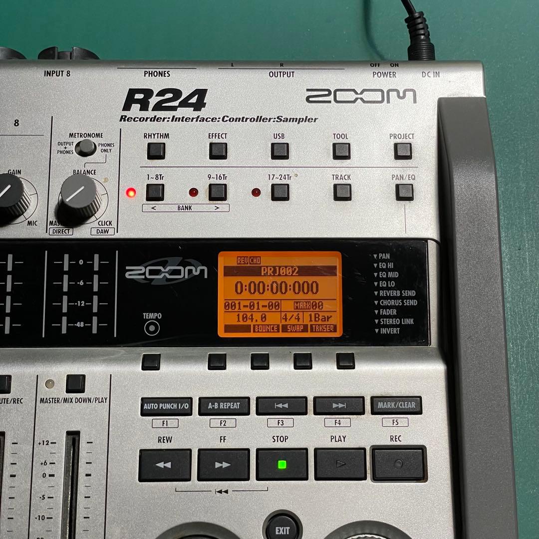Zoom R24 マルチトラックレコーダー/オーディオインターフェイス