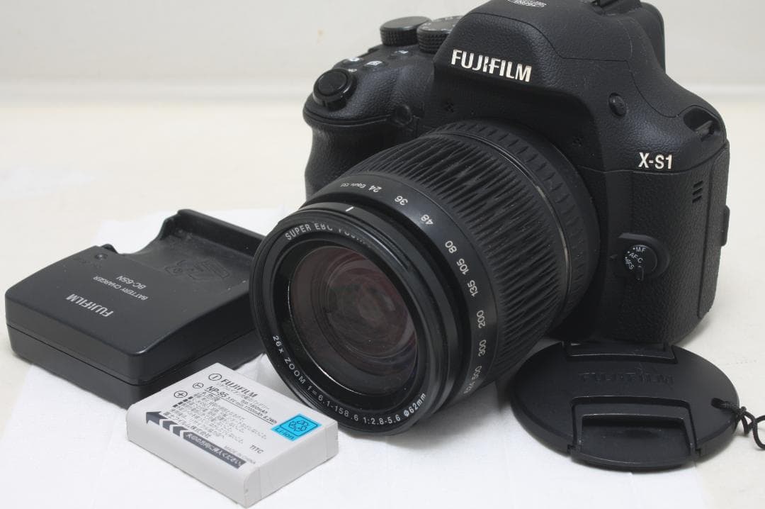 富士フイルム FUJIFILM X-S1