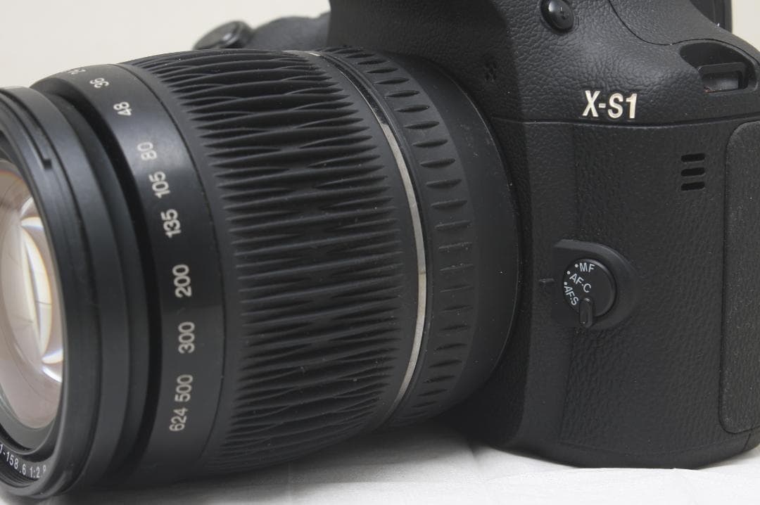 富士フイルム FUJIFILM X-S1