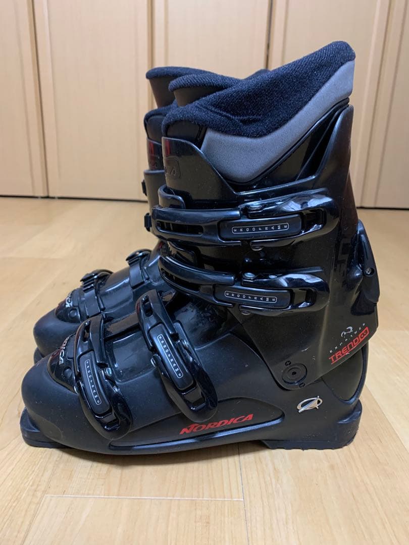 Nordicaスキーブーツ　（27.0~27.5cm）