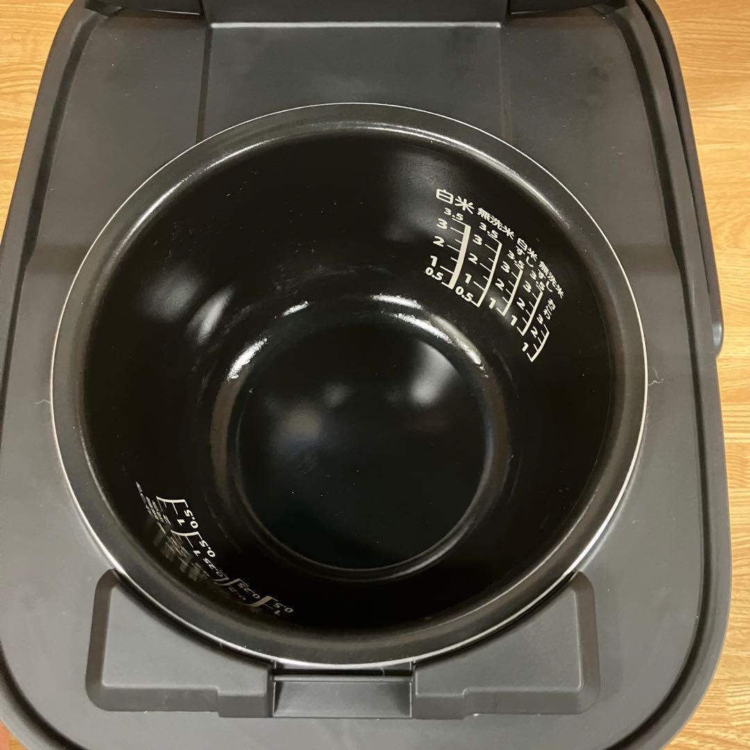 一都三県限定　配送設置無料　炊飯器　TOSHIBA 東芝　2023年製　3.5合