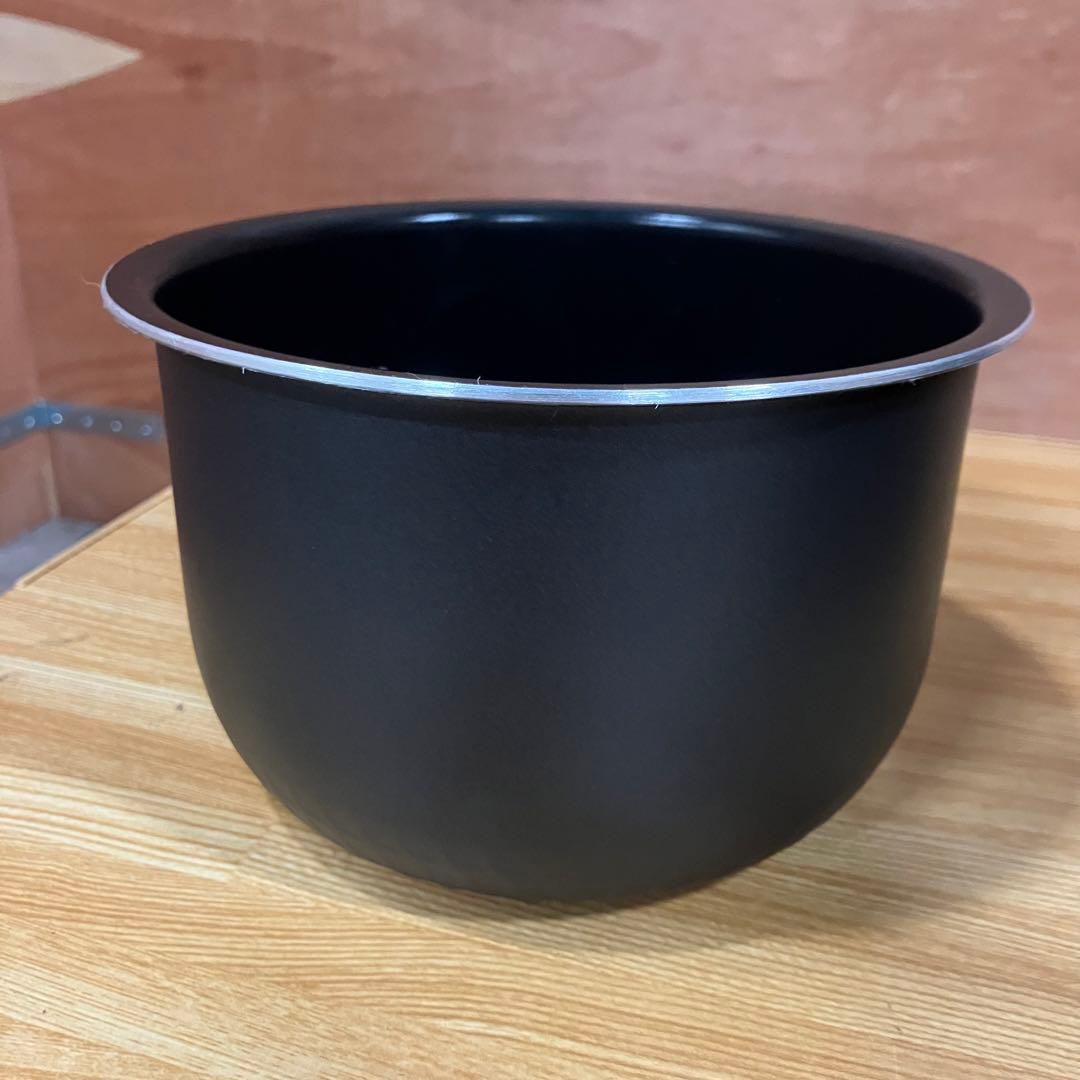 一都三県限定　配送設置無料　炊飯器　TOSHIBA 東芝　2023年製　3.5合