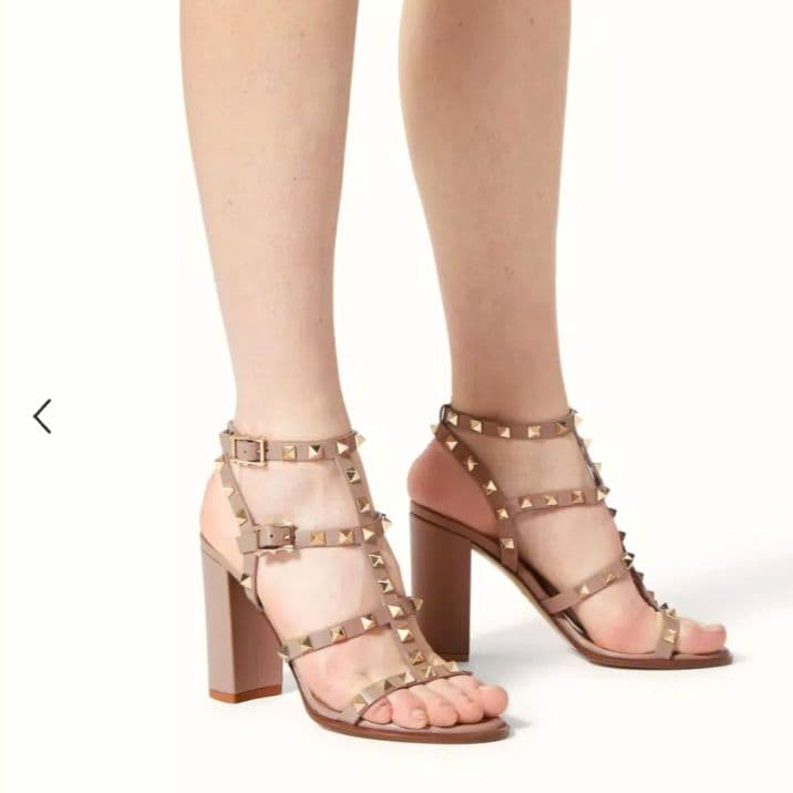 【美品】✨VALENTINO ロックスタッズ サンダル 90MM ピンク 現行品