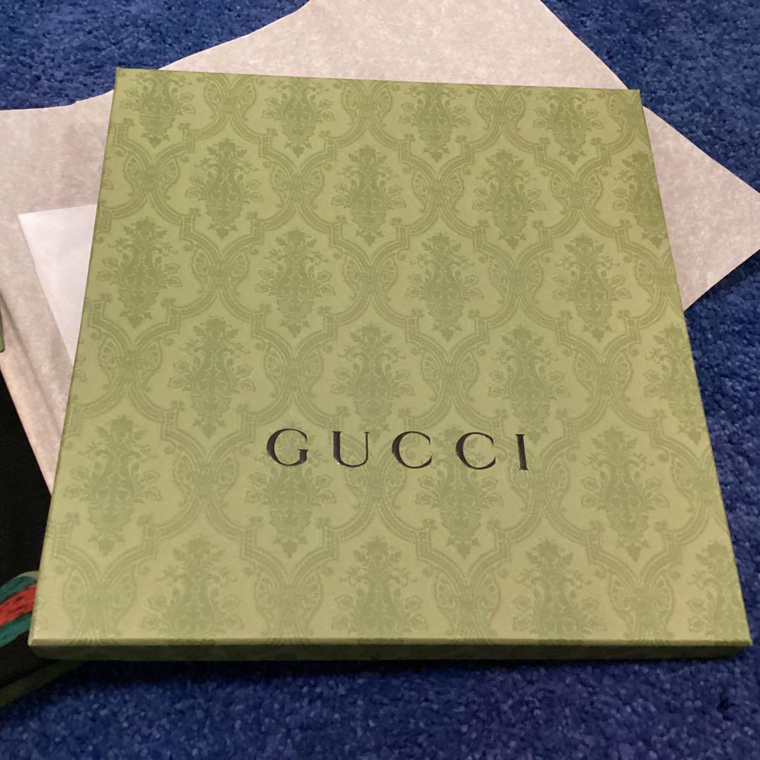 GUCCI ブラック Tシャツ