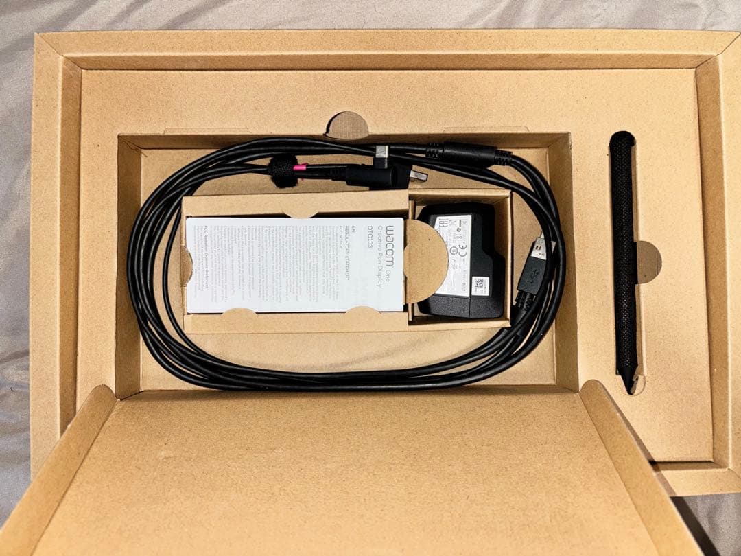 Wacom One DTC133 液晶ペンタブレット 13.3型 中古品