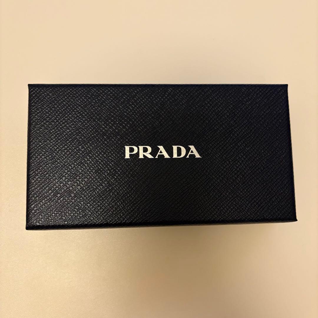 PRADA プラダ　iPhone16ケース【値下げ】